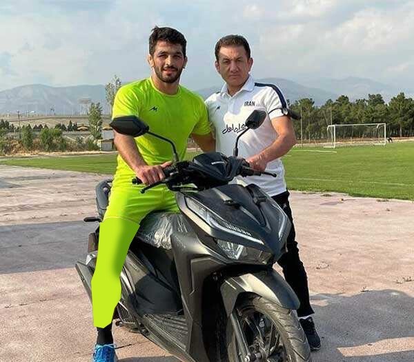 motorcycling-hassan-yazdani-2