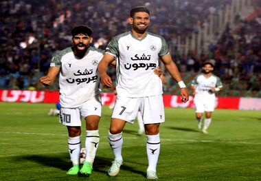 ویدیو | گل سوم ذوب‌آهن به استقلال در دقیقه ۸۷ توسط مجید علیاری