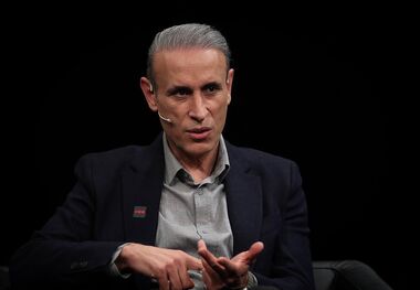 یحیی گل‌محمدی در نزدیکی اردوگاه دشمن پرسپولیس