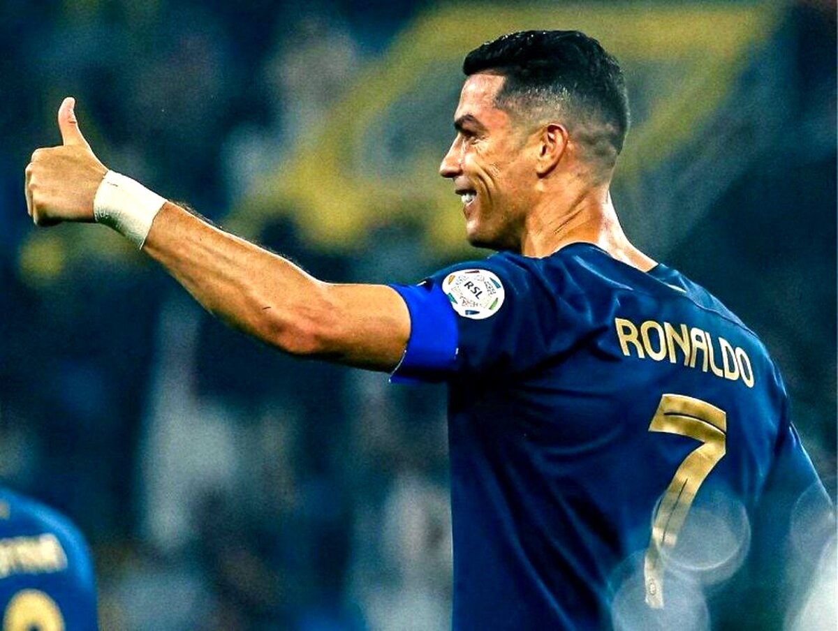 عکس | رونالدو سیکس‌پک‌ها را به رخ کشید!