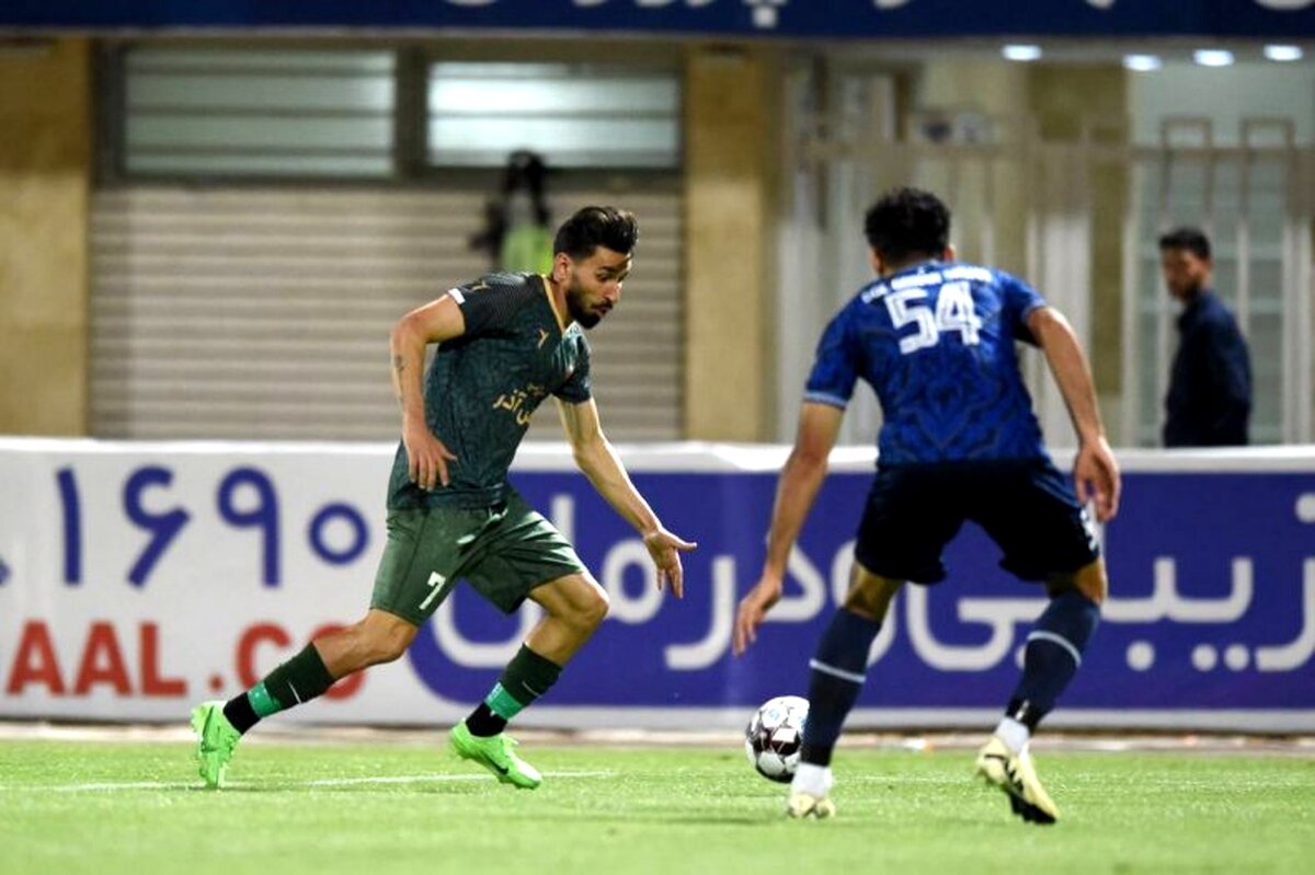 عکس | گل گهر با دو رنگ لباس در یک بازی!