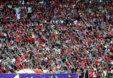 حمایت هواداران پرسپولیس از گل‌محمدی و شعار علیه نکونام