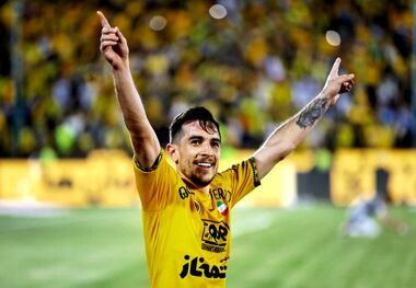 فرشاد احمدزاده پای رفتن به پرسپولیس را ندارد