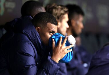 خیال راحت ستاره‌های فرانسه و انگلیس از اخطارها
