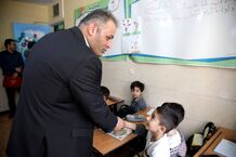عکس | سورپرایز معلمان توسط قهرمانان وزنه بردارى