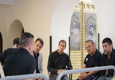 تبریک آقای خاص به رنگرز و دبیر

