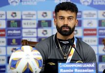 ویدیو | محبوبیت بی حد و حصر رامین راضاییان در استقلال
