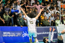 ویدیو | همخوانی مرد و زن با یکی ز آهنگ های غیر مجاز!