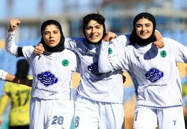 ۴ دختر فوتبالیست ایرانی در لیگ قهرمانان اروپا 