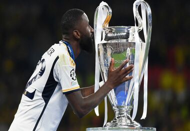 النصر عربستان به دنبال خرید بهترین مدافع دنیا!