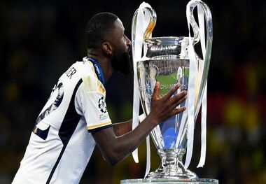 النصر عربستان به دنبال خرید بهترین مدافع دنیا!