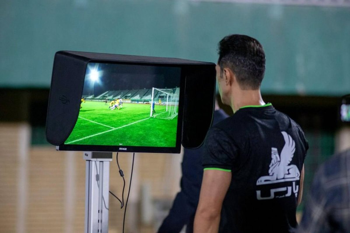 ویدیو | VAR نمایشی در بازی پرسپولیس و چادرملو!