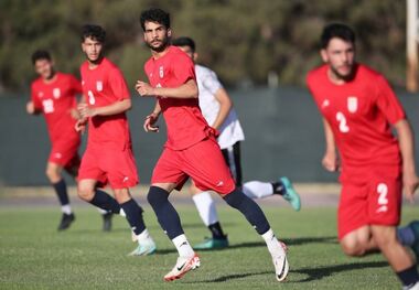 دو بازیکن جوانی که چشم گاریدو را گرفتند
