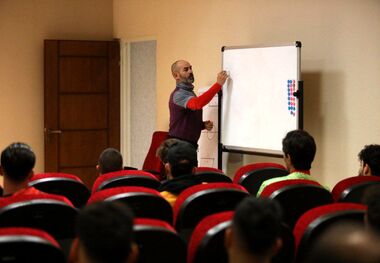خمز: باید با تمرکز بسیار بالا کار کنیم