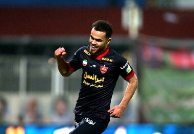 کار سخت پرسپولیس؛ 3 پیشنهاد خارجی برای اورونوف