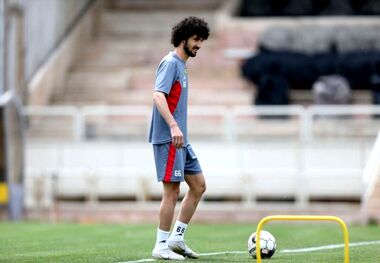 عکس | پیراهن سپاهان بر تن مدافع پرسپولیسی