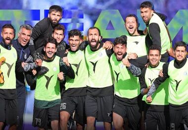 استقلالی ها با مسخره کردن پرسپولیس چه سودی می برند؟

