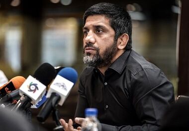 ویدیو | علیرضا دبیر قهر با پیمان یوسفی را گردن نگرفت