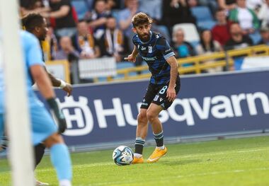 زانوی ملی‌پوش ایران عمل شد