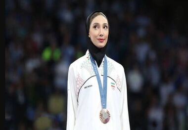 اگر به مبینا نعمت‌زاده دکتری ندهید به قطر مهاجرت می‌کند؟


